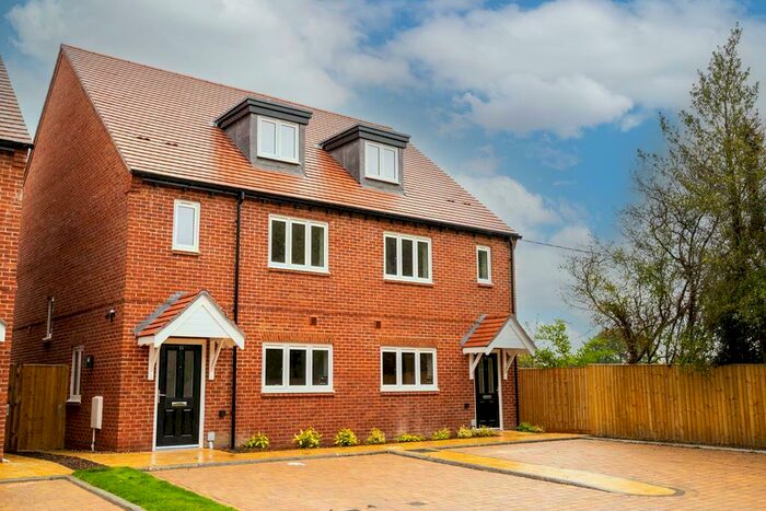 3 Bedroom Semi-Detached House For Sale In Darnell Place, Woodcote, RG8