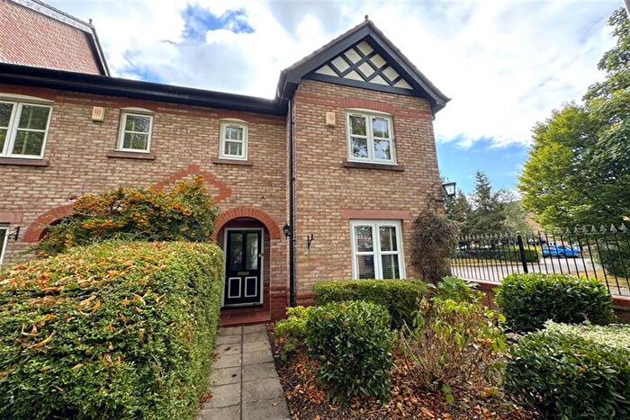 3 Bedroom End Of Terrace House To Rent In Cranford Avenue, Knutsford, WA16