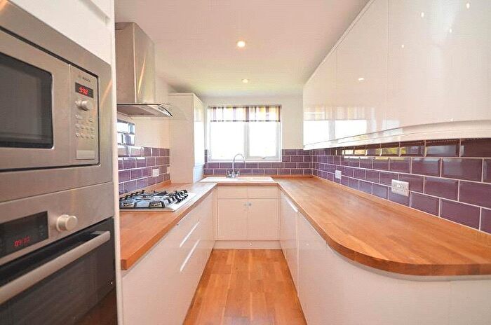 2 Bedroom Apartment To Rent In Chaplaincy Gardens, Hornchurch, Essex, RM11