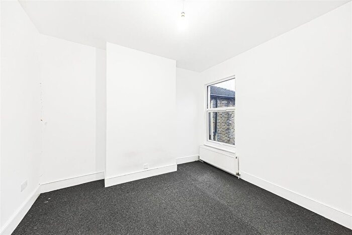 2 Bedroom Flat To Rent In Francis Road, London, E10