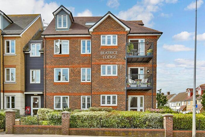 1 Bedroom Flat For Sale In Canterbury Road, Sittingbourne, Kent, ME10