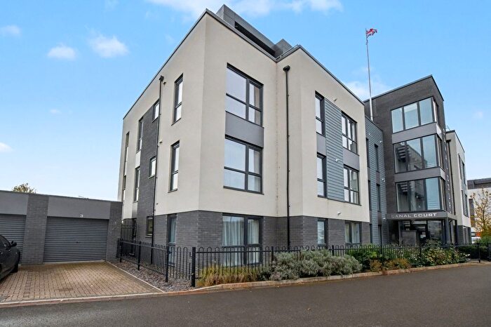 2 Bedroom Flat For Sale In Keeper Close, Taunton, Somerset, TA1