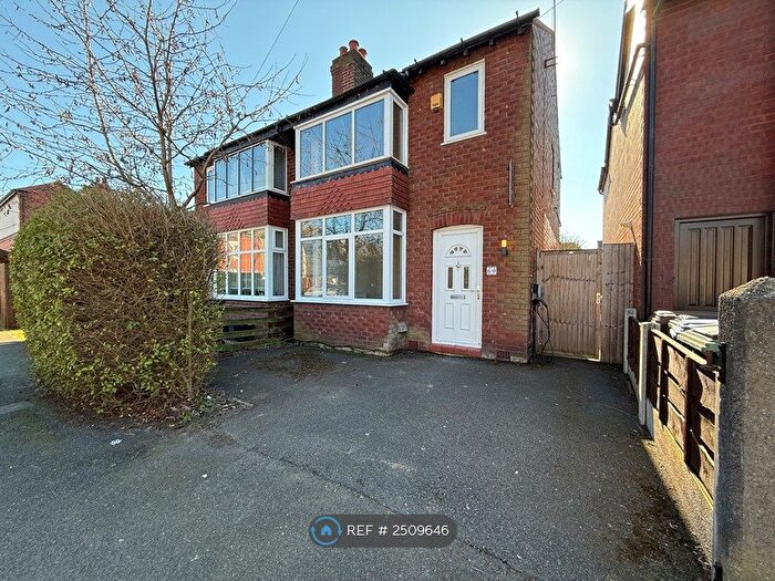 3 Bedroom Semi-Detached House To Rent In Claremont Rd, Stockport, SK2