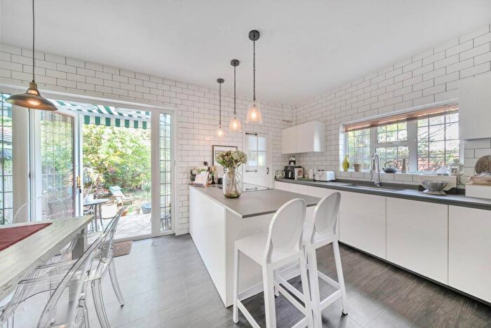 4 Bedroom Detached House For Sale In Whitgift Avenue, South Croydon, CR2