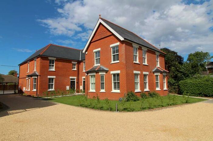 2 Bedroom Apartment To Rent In Ferndale Court, 6 West End Road, Reading, RG7