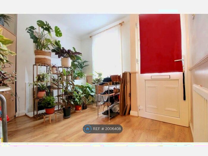 2 Bedroom Terraced House To Rent In Sherwood Street, Reading, RG30