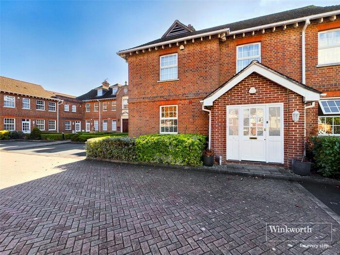 2 Bedroom Flat To Rent In Artillery Mews, Tilehurst Road, Reading, Berkshire, RG30