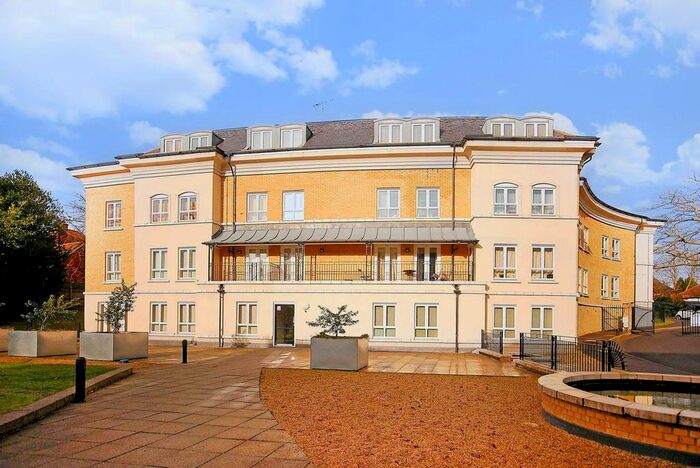 2 Bedroom Flat To Rent In Heathside Crescent, Woking, GU22