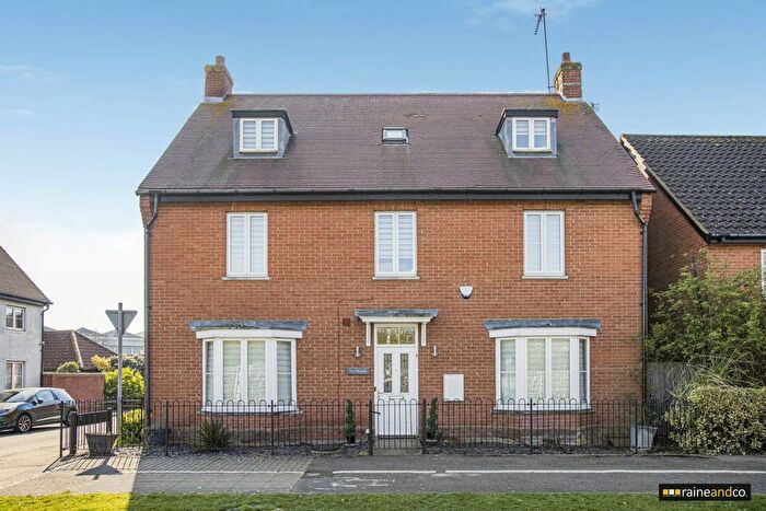 5 Bedroom Detached House For Sale In Dragon Road, Salisbury Village, Hatfield, AL10
