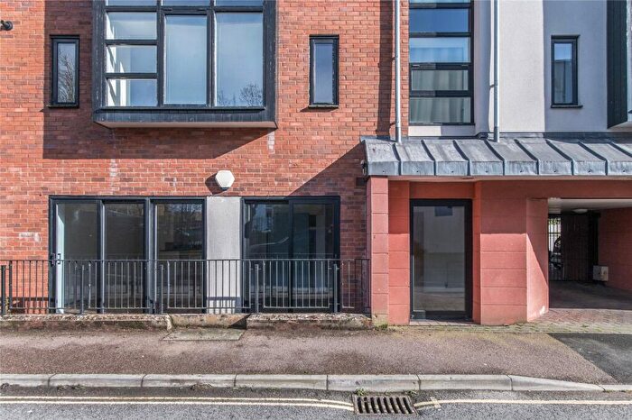 2 Bedroom Flat For Sale In Tudor Street, Exeter, Devon, EX4