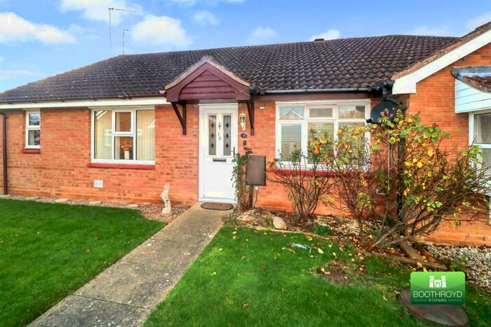 1 Bedroom Terraced Bungalow For Sale In Camelot Grove, Kenilworth, CV8