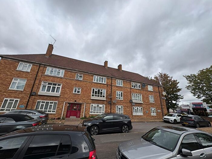 2 Bedroom Flat To Rent In York House, Lancaster Road, Enfield, Middlesex, EN2