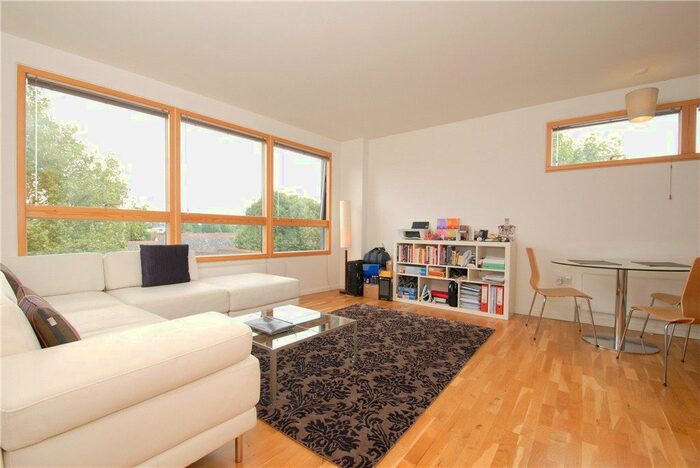 1 Bedroom Flat To Rent In St James`S Road, Bermondsey, London, SE16