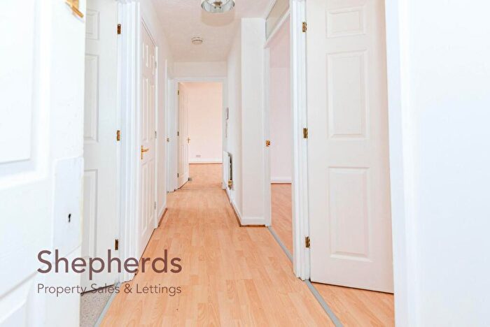 2 Bedroom Flat To Rent In Colthurst Gardens, Hoddesdon, EN11