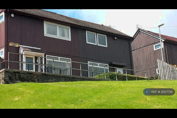 2 Bedroom Semi-Detached House To Rent In Mallard Lane, Greenock, PA16