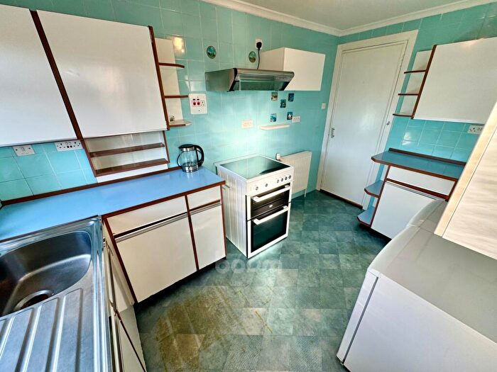 2 Bedroom Semi-Detached Bungalow For Sale In Grahamston Avenue, Glengarnock, KA14