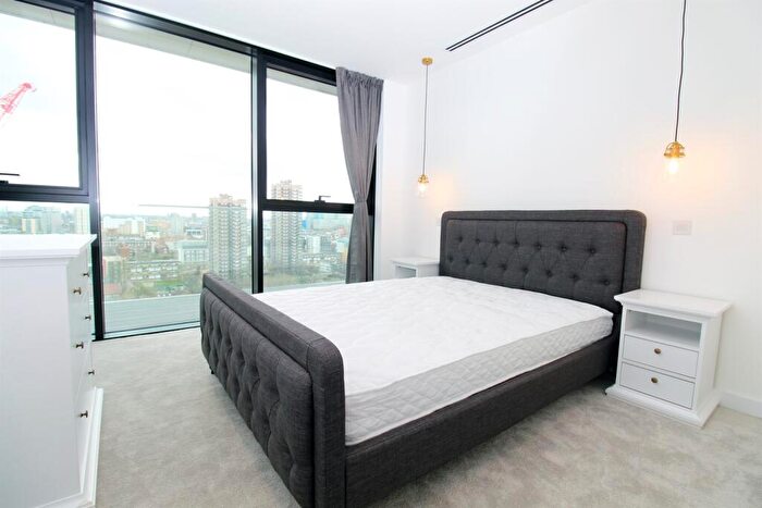 2 Bedroom Apartment To Rent In Gauging Square, London Dock, E1W
