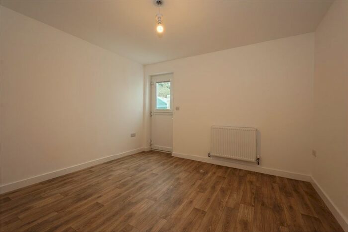 1 Bedroom Flat To Rent In Slades Road, St Austell, PL25