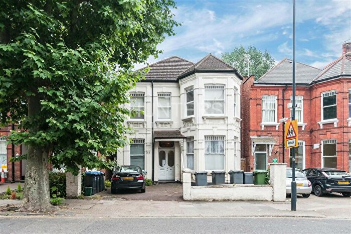 3 Bedroom Flat To Rent In Anson Road, London, NW2
