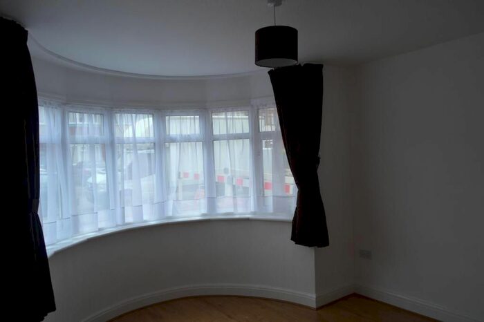 5 Bedroom Semi-Detached House To Rent In Bideford Road, Ruislip, Greater London, HA4