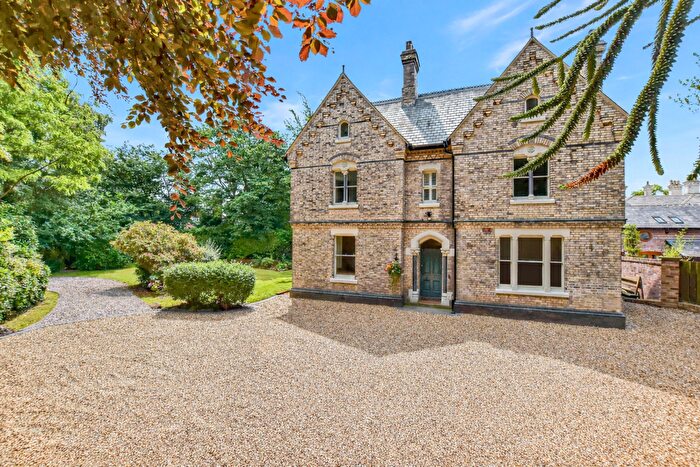 8 Bedroom Detached House For Sale In Ackers Road, Stockton Heath, WA4