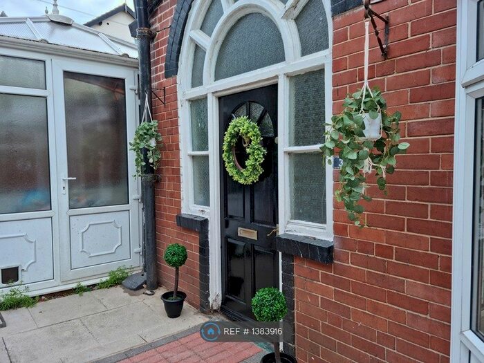 4 Bedroom Semi-Detached House To Rent In Morritt Avenue, Leeds, LS15