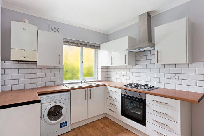 1 Bedroom Apartment To Rent In Archway Road, Highgate, N6