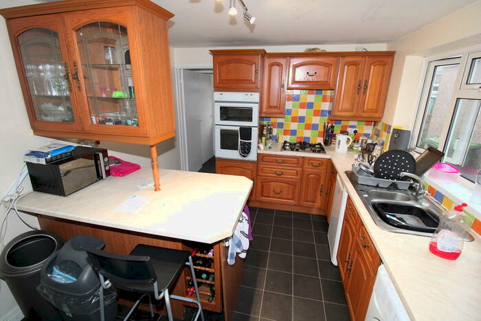 4 Bedroom Terraced House To Rent In Queen Street, CF37