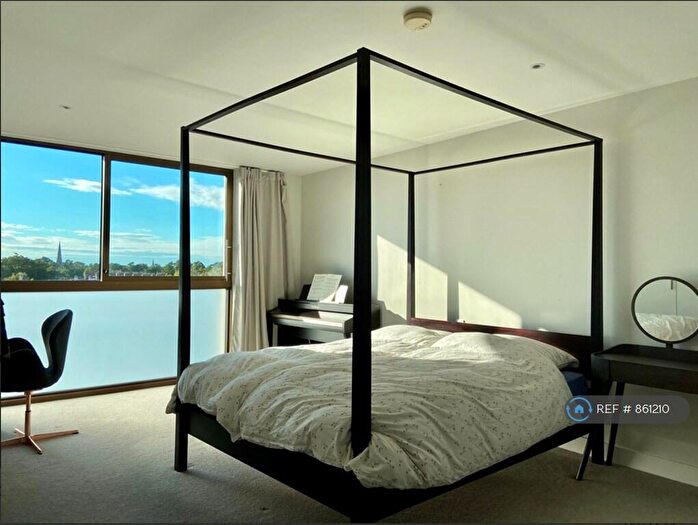 2 Bedroom Flat To Rent In Parkside, Cambridge, CB1