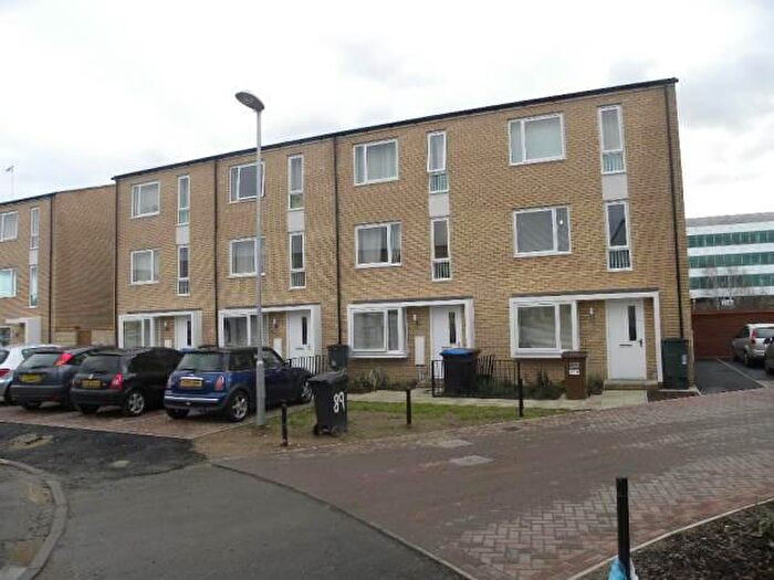 5 Bedroom House To Rent In Aviation Avenue, Hatfield, Hertfordshire, AL10