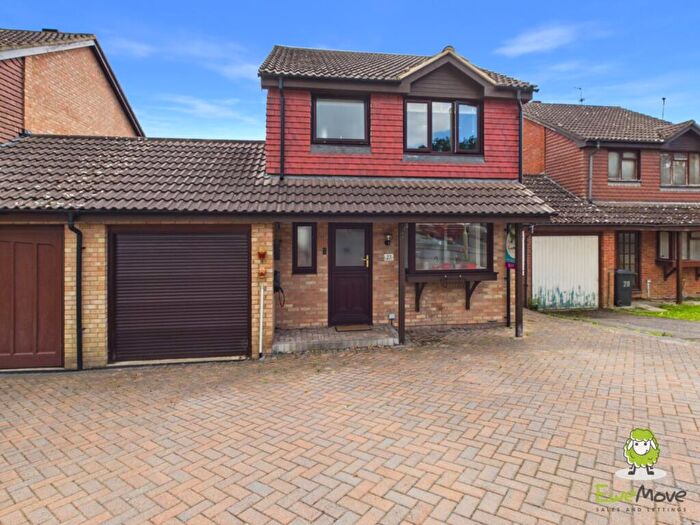 3 Bedroom Detached House For Sale In Stockbridge Close Chineham, Chineham, Basingstoke, Hampshire, RG24