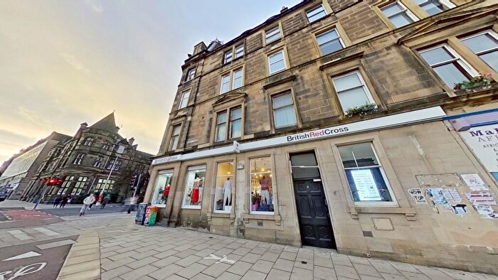 3 Bedroom Flat To Rent In Croall Place, Edinburgh, EH7