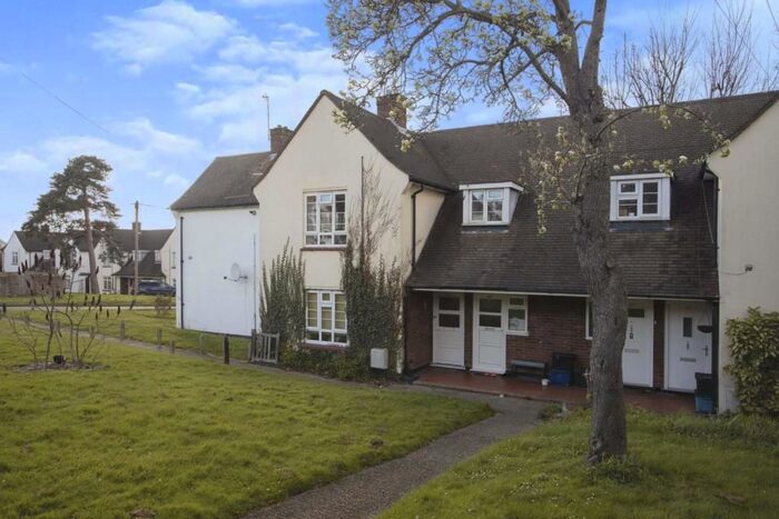 1 Bedroom Flat To Rent In Chigwell Road, Woodford Green, IG8