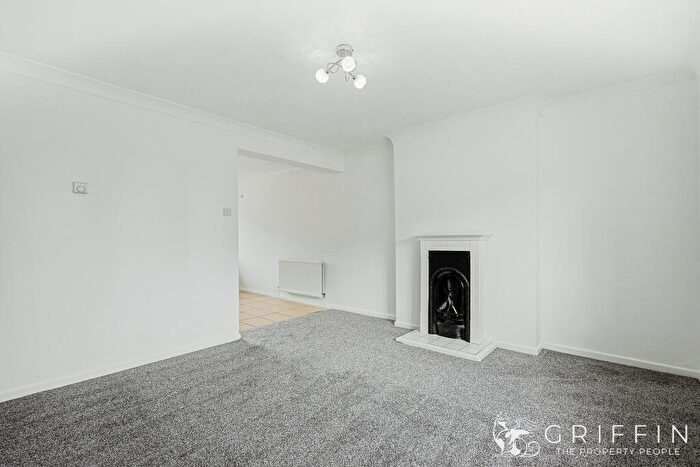 1 Bedroom Flat To Rent In Teviot Avenue, Aveley, RM15