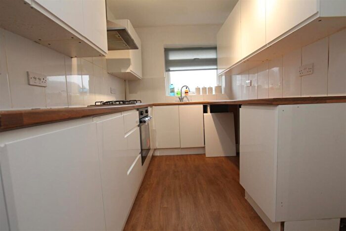 2 Bedroom Flat To Rent In Brunswick Road, Fair Oak, Eastleigh, SO50
