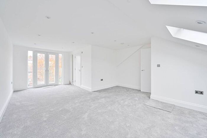 2 Bedroom Flat For Sale In Fleming Road, Kennington, London, SE17
