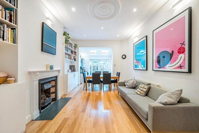 2 Bedroom Flat For Sale In Howitt Road, Belsize Park, NW3