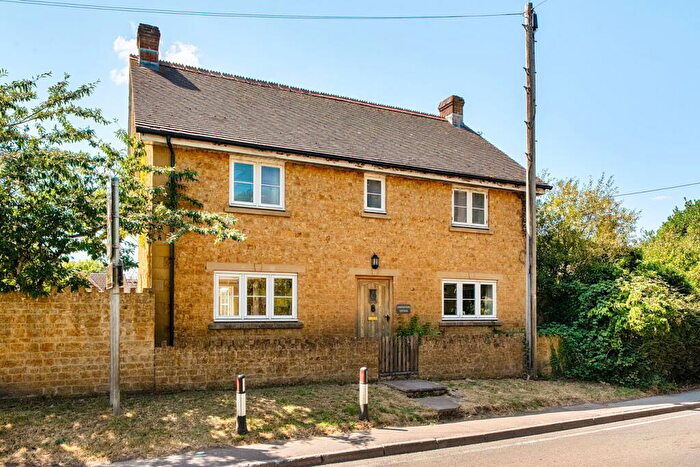 3 Bedroom Detached House For Sale In Ansford Hill, Castle Cary, BA7