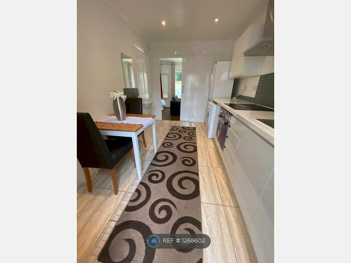 Studio To Rent In Edgware, Edgware HA8