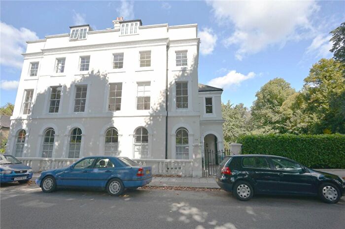 2 Bedroom Apartment To Rent In Grove Park, Camberwell, London, SE5