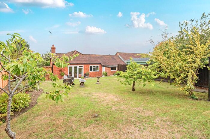 3 Bedroom Bungalow For Sale In Evans Close, Chearsley, HP18