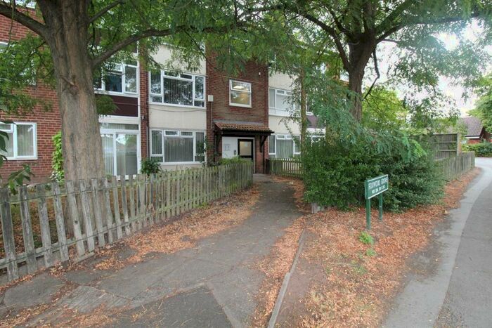 3 Bedroom Flat To Rent In Foxwood Grove, Birmingham, B37