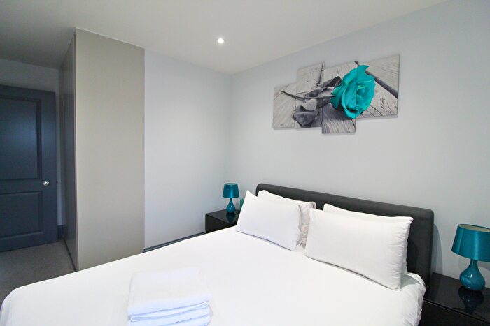 2 Bedroom Flat For Sale In Comeragh Road, Barons Court, W14