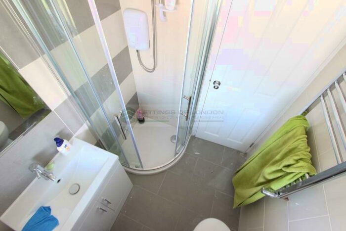 1 Bedroom Apartment To Rent In Goldings Crescent, Hatfield, AL10