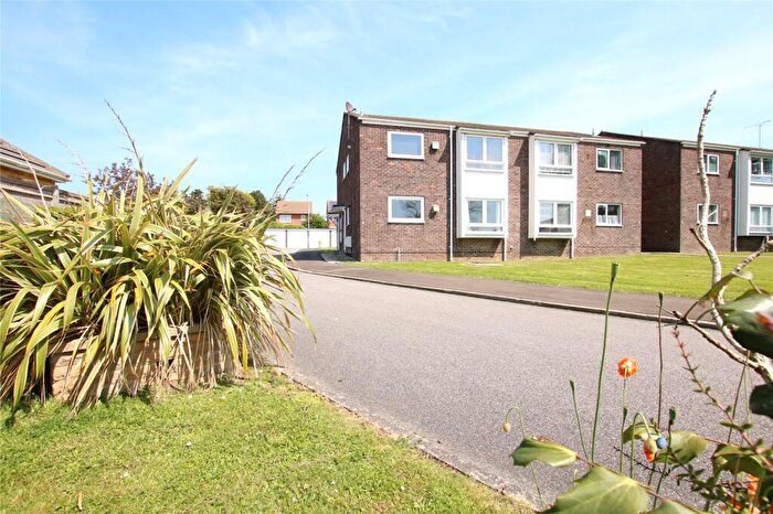 2 Bedroom Maisonette For Sale In Summer Court, Summerfields Avenue, Hailsham, East Sussex, BN27