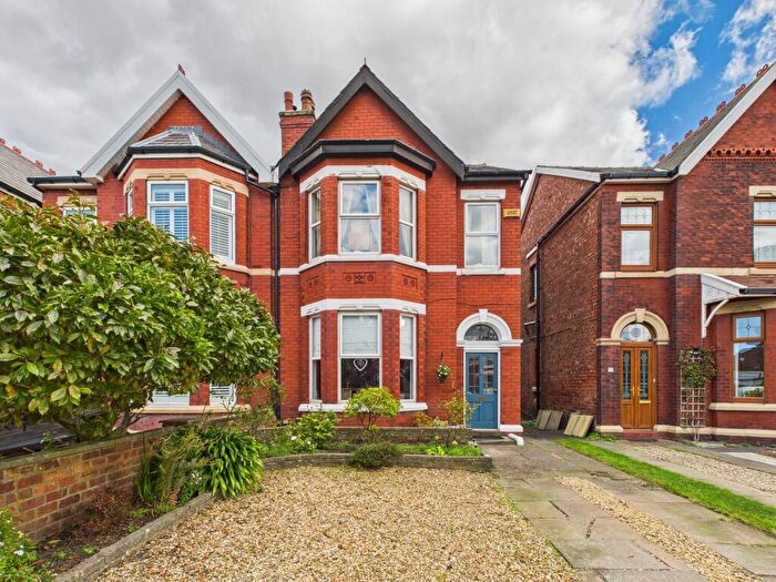 4 Bedroom Semi-Detached House For Sale In Wennington Road, Southport, PR9