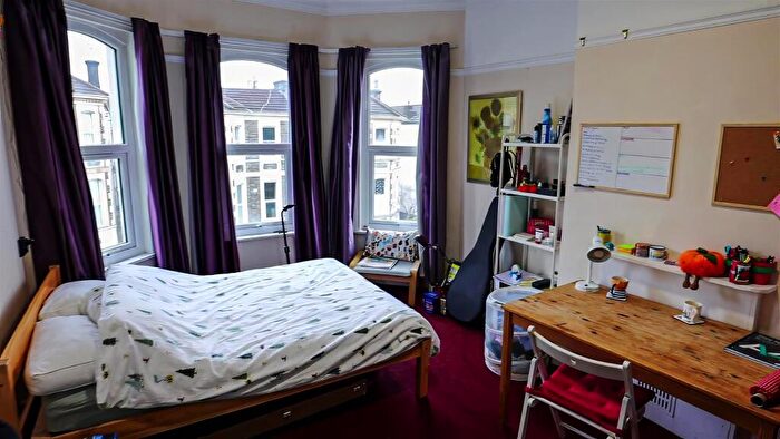 6 Bedroom Semi-Detached House To Rent In Alexandra Park, Bristol, BS6