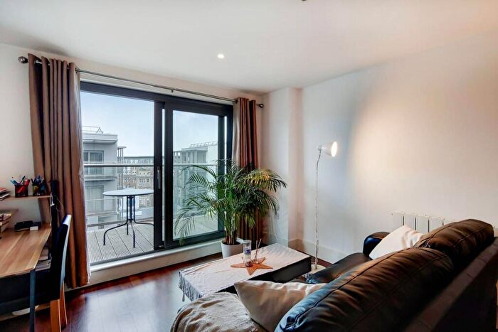 1 Bedroom Flat For Sale In West Carriage House, Woolwich Riverside, London, SE18