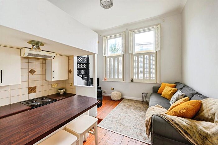 Flat For Sale In Brunswick Road, Sutton, SM1