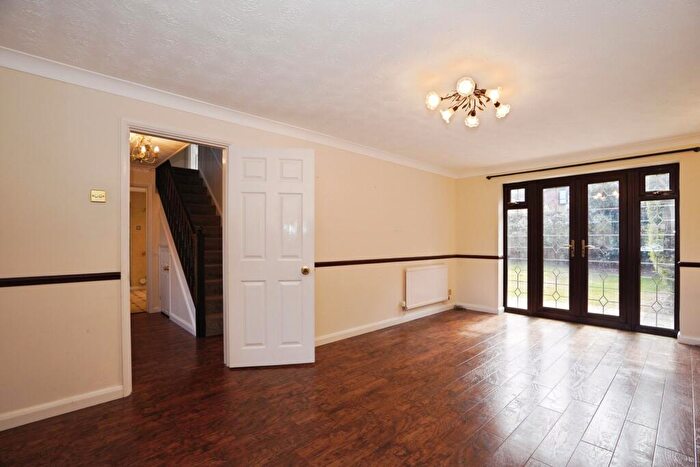 4 Bedroom Detached House For Sale In Rotherfield, Luton, LU2